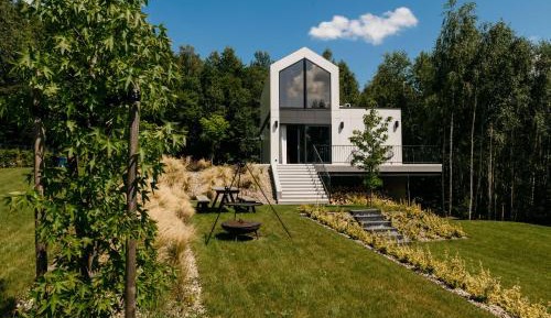 Villa with Garden View