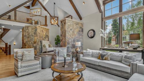 Five-Bedroom Holiday Home