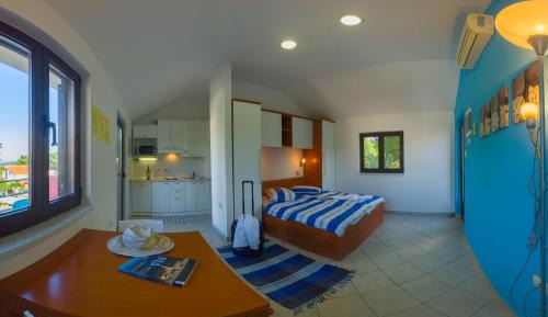 Deluxe Double Room with Balcony and Sea View