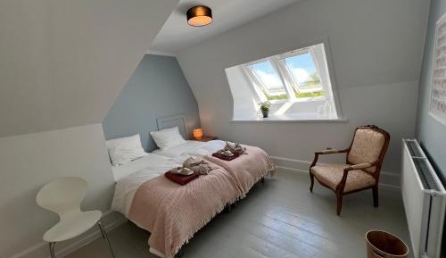 Double or Twin Room with Shared Bathroom