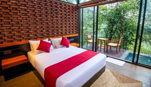 Queen Room with Balcony