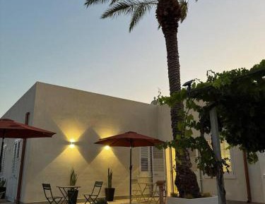 Deluxe One-Bedroom Apartment with Garden View