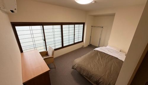 Single Room with Shared Toilet