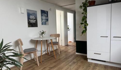 Superior One-Bedroom Apartment