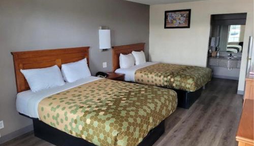 Queen Room with Two Queen Beds - Non-Smoking