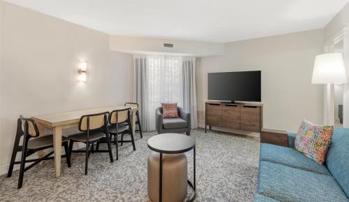 Two-Bedroom Suite with King and Queen Beds