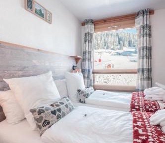 Double or Twin Room with Mountain View