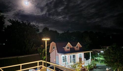 Villa with Garden View