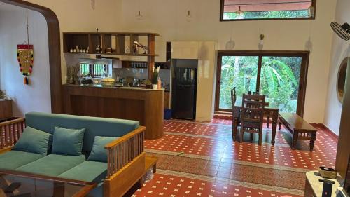 Room #1474320501