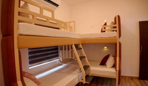6-Bed Mixed Dormitory Room