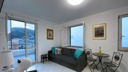 Deluxe One-Bedroom Apartment with Ocean View
