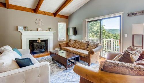 Three-Bedroom Vacation Home 