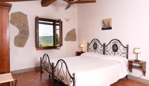 Two-Bedroom Apartment with Mountain View - First Floor