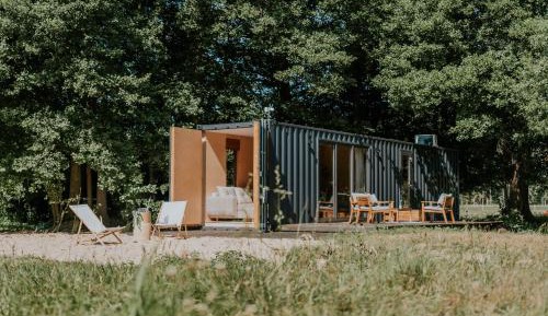 Bungalow - Water Front 