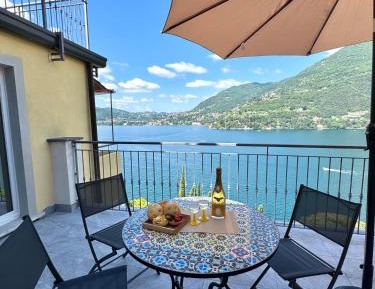 Two-Bedroom Apartment with Lake View