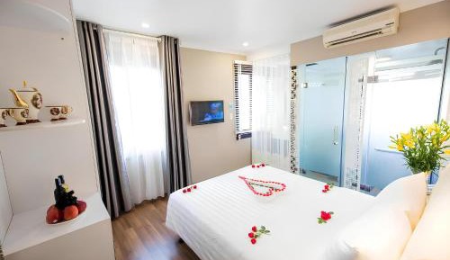 Deluxe Double or Twin Room with City View