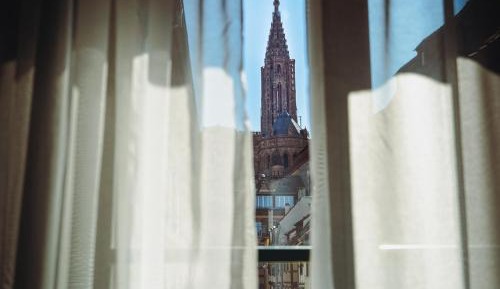 Divine Double Room with Bath and Cathedral View