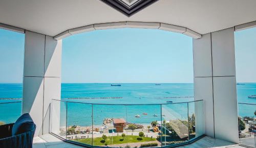 Two-Bedroom Apartment with Sea View