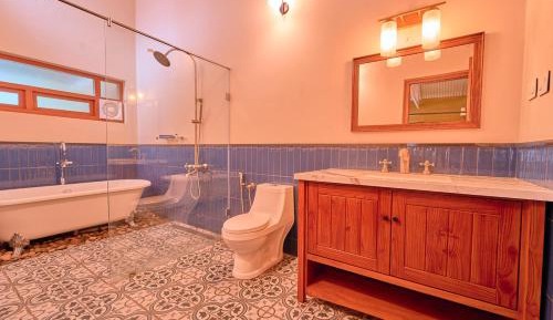 Family Room with Bath Tub