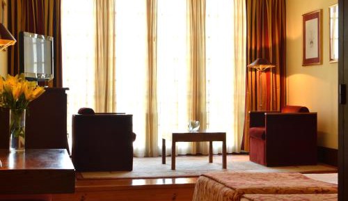 Family Room (2 Adults + 1 children until 12 years old)