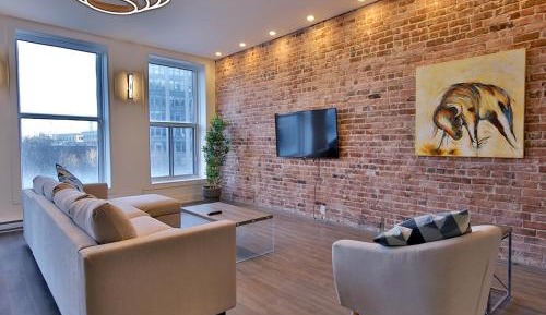 Three-Bedroom Deluxe Apartment