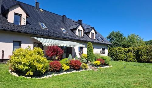 Three-Bedroom Apartment with Balcony