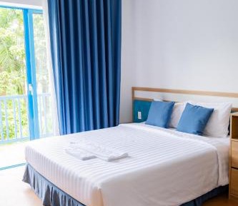 King Room with Lake View