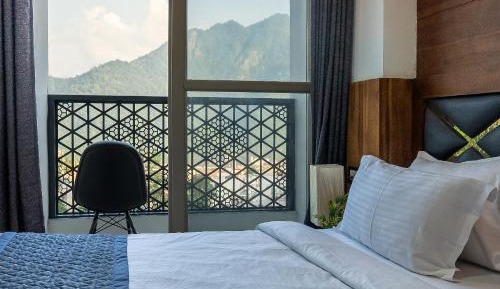 King Room with Mountain View