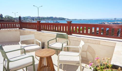 Apartment with View and Balcony
