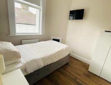 Single Room with Shared Bathroom
