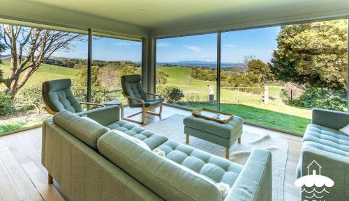 Three-Bedroom House - No linen provided