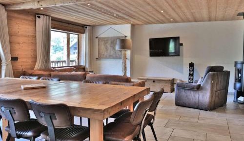 Apartment (16 Adults)