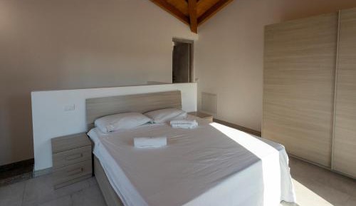 One-Bedroom Apartment with Terrace