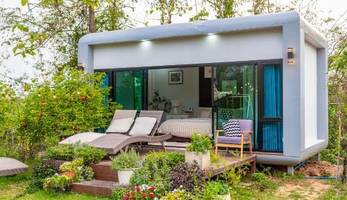 Queen Room with Garden View