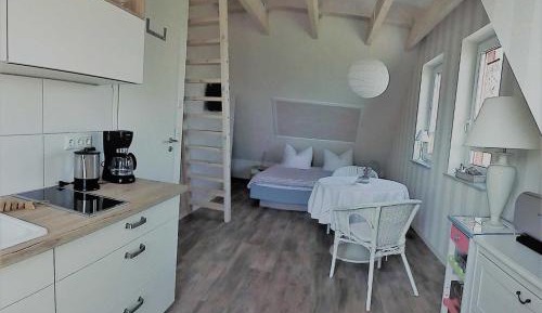 Apartment with Lake View