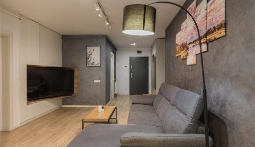 Two-Bedroom Deluxe Apartment with Balcony
