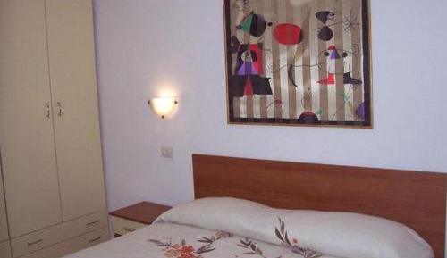 One-Bedroom Deluxe Apartment