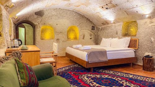 Deluxe Double Room with Extra Bed