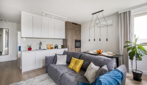 One-Bedroom Apartment with Balcony