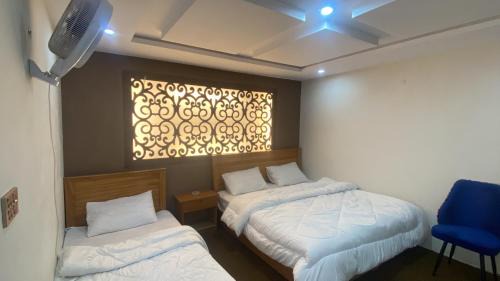 Deluxe Family Room