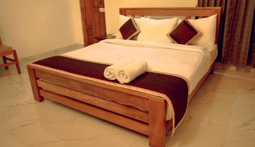 Deluxe Double Room (2 Adults + 1 Child)