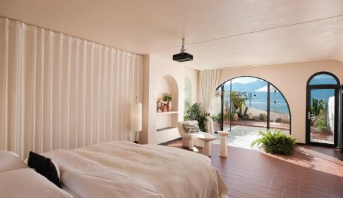 Queen Room with Garden View