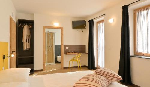 Large Double or Twin Room