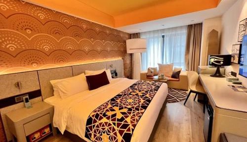Deluxe Family Room