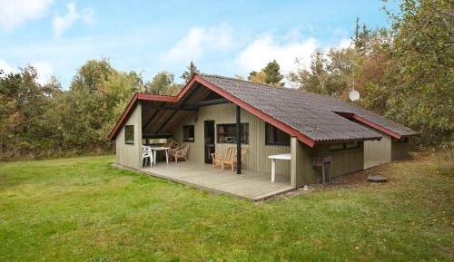 Three-Bedroom Vacation Home 