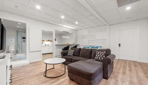 Queen Studio