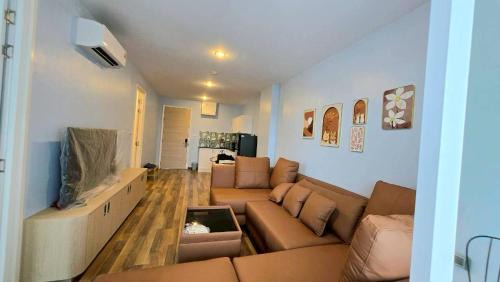 Family Room with Mountain View