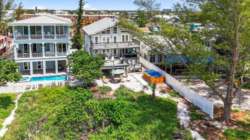 Five-Bedroom Holiday Home