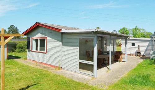 One-Bedroom Holiday Home