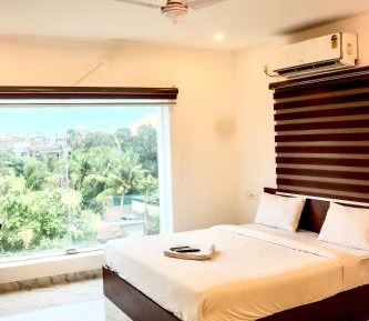 Deluxe Double Room (2 Adults + 1 Child)